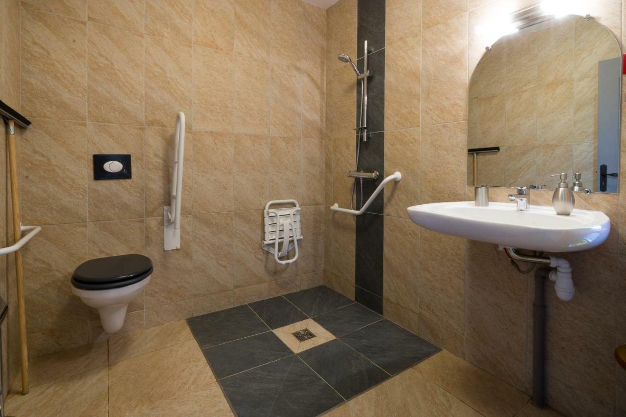 "Il Etait Une Soie..." Hotel Saint-Vincent-de-Barres Luaran gambar