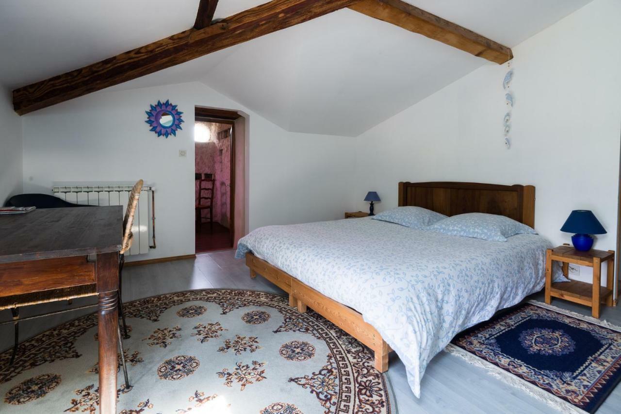 "Il Etait Une Soie..." Hotel Saint-Vincent-de-Barres Luaran gambar