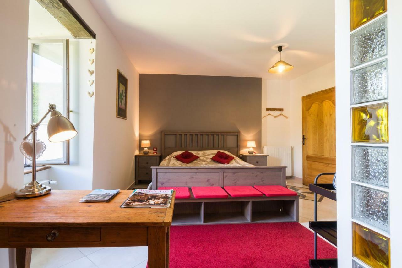 "Il Etait Une Soie..." Hotel Saint-Vincent-de-Barres Luaran gambar